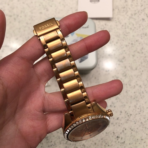 Fossil rose gold watch - Picture 3 of 4